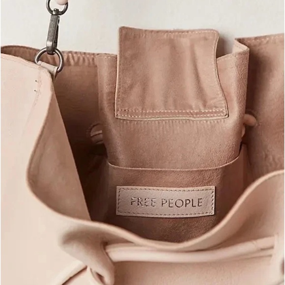 Free People Head Over Heels Leather Tote Bag in Abalone Shell NWT - Picture 2 of 11